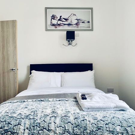 Ocean Holiday Apartments Plymouth Bagian luar foto