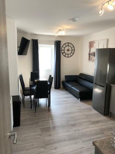 Ocean Holiday Apartments Plymouth Bagian luar foto