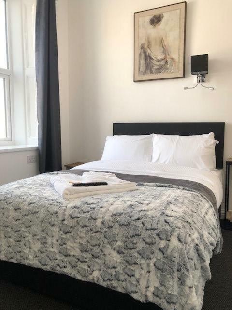 Ocean Holiday Apartments Plymouth Bagian luar foto