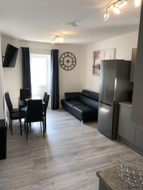Ocean Holiday Apartments Plymouth Bagian luar foto