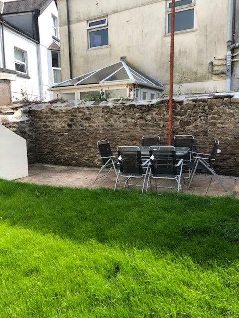 Ocean Holiday Apartments Plymouth Bagian luar foto