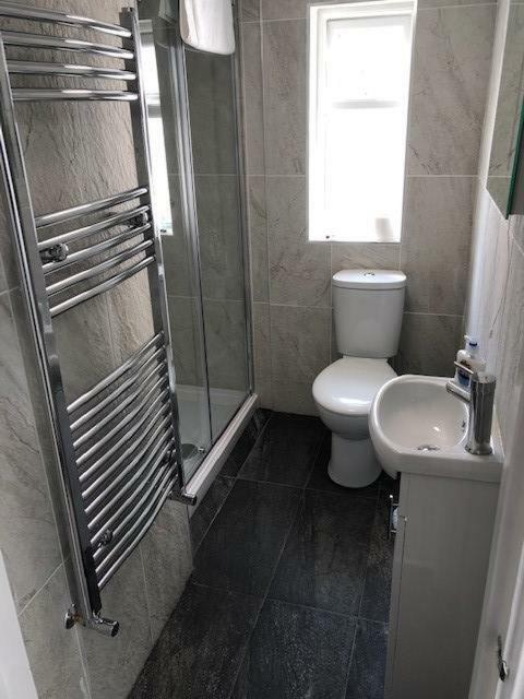 Ocean Holiday Apartments Plymouth Bagian luar foto