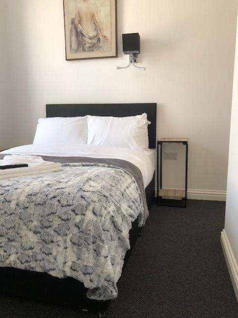 Ocean Holiday Apartments Plymouth Bagian luar foto