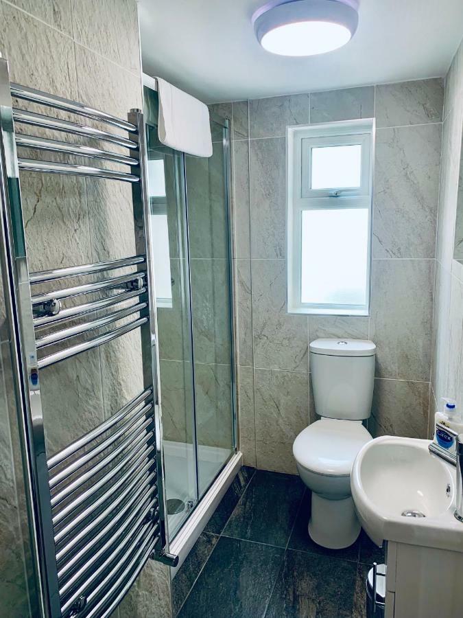 Ocean Holiday Apartments Plymouth Bagian luar foto